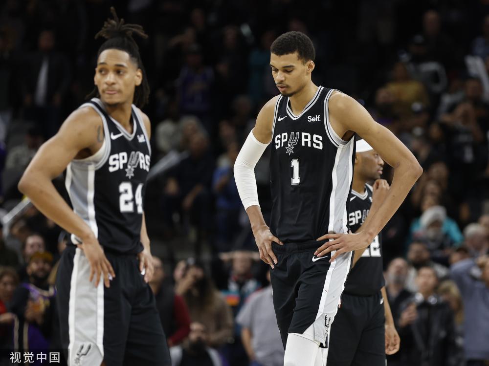 利亚足球的 利亚足球的